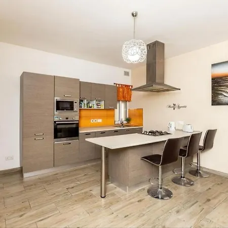 Apartment 3 Bedroom In St Paul Bay